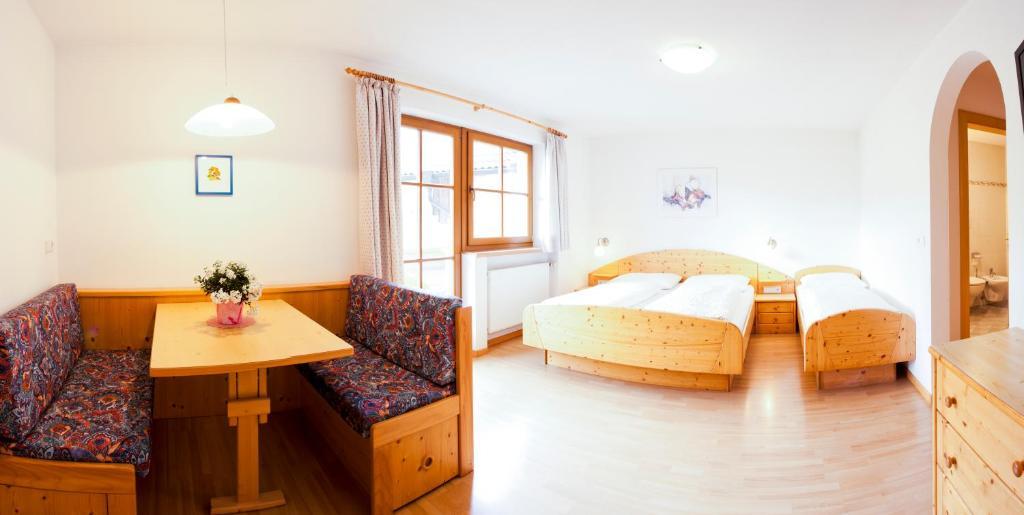 Residence Hauserhof Rodeneck Zimmer foto